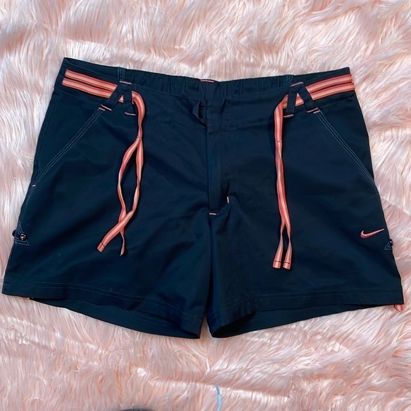 Nike Shorts‎ - Black with Clasp and Orange Draw String Tie - M - Picture 1 of 7